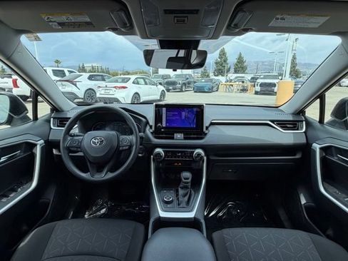Certified 2025 Toyota RAV4 XLE AWD/4WD image 18