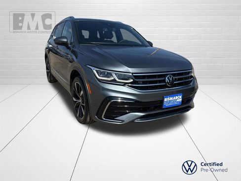 Certified 2022 Volkswagen Tiguan SEL R-Line image 2