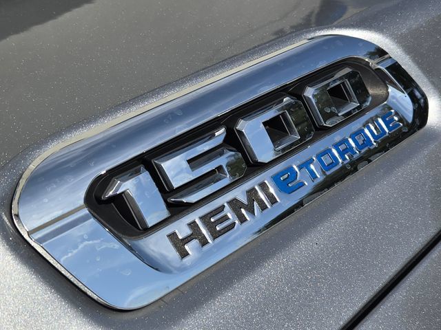 Used 2023 RAM 1500 Laramie AWD/4WD image 12