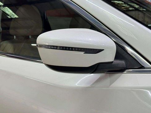 Used 2016 Nissan Rogue SV FWD image 23