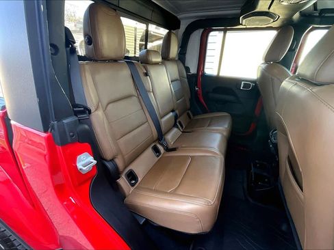 Used 2020 Jeep Gladiator Overland image 24