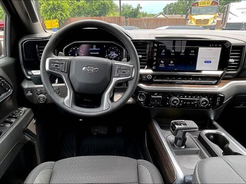 Used 2026 Chevrolet Silverado 1500 LT Trail Boss w/ Convenience Package II AWD/4WD image 6