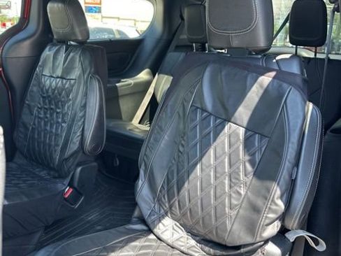 Used 2018 Chrysler Pacifica Touring-L Plus w/ Advanced Safetytec Group FWD image 20