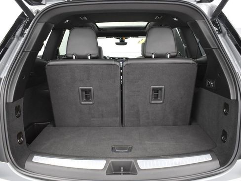 Used 2024 Cadillac XT6 Sport image 31