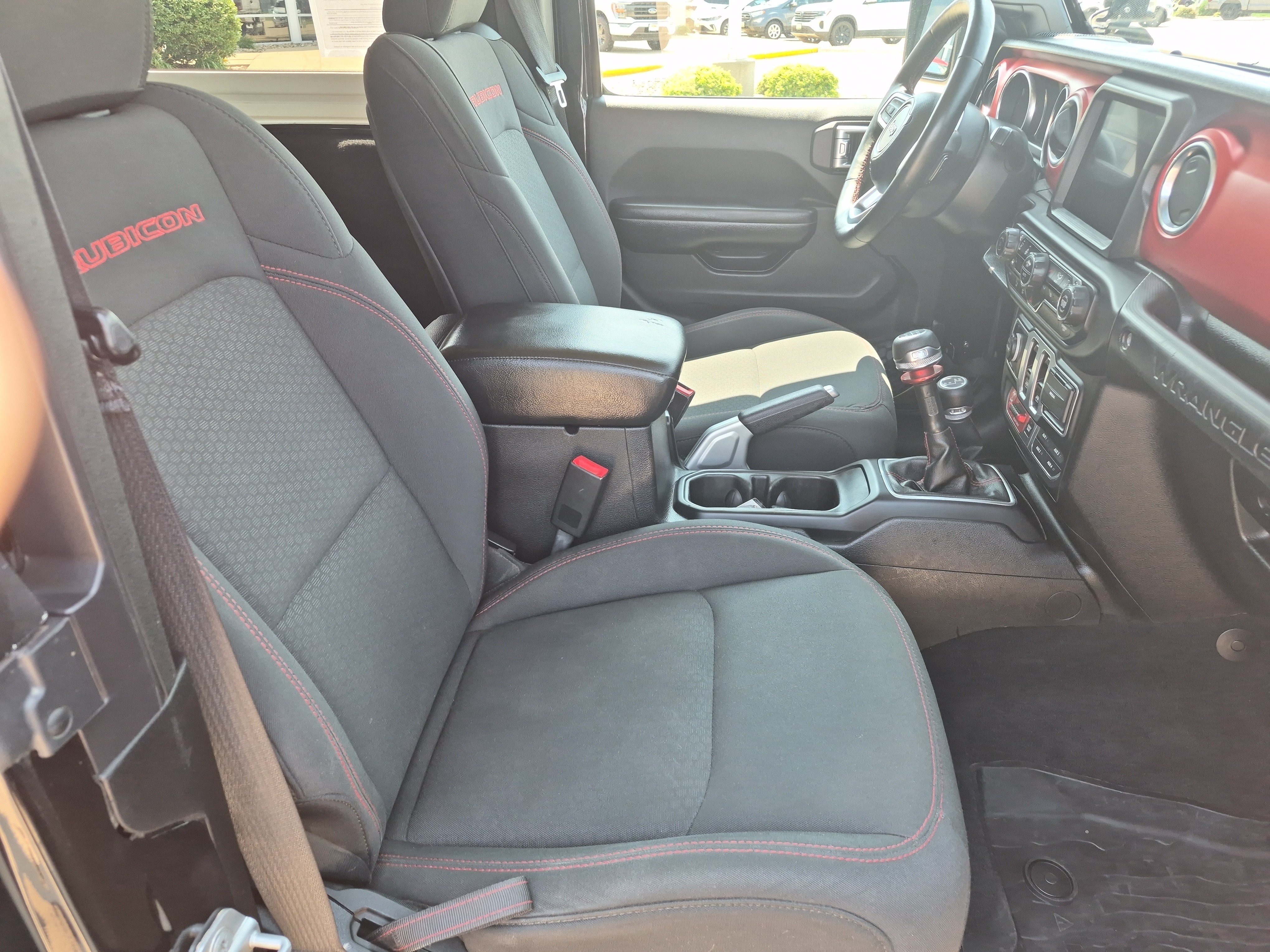 Used 2018 Jeep Wrangler Rubicon AWD/4WD image 7