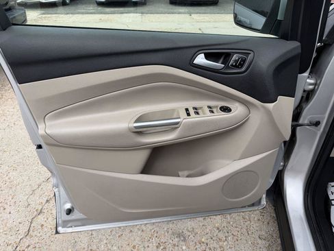 Used 2017 Ford Escape SE FWD image 12