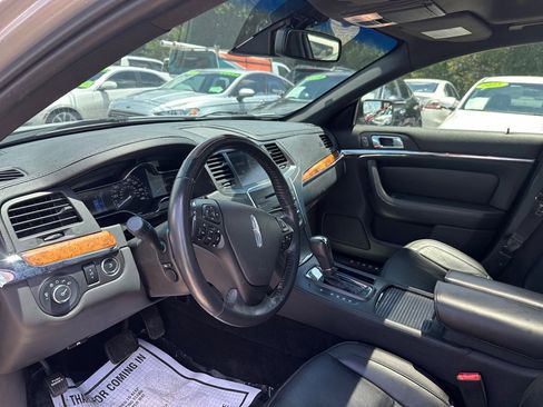 Used 2013 Lincoln MKS FWD image 7