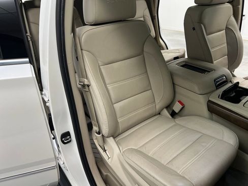 Used 2019 GMC Yukon Denali w/ Denali Ultimate Package AWD/4WD image 25