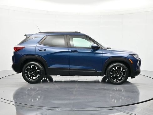 Used 2021 Chevrolet TrailBlazer LT w/ Convenience Package FWD image 4