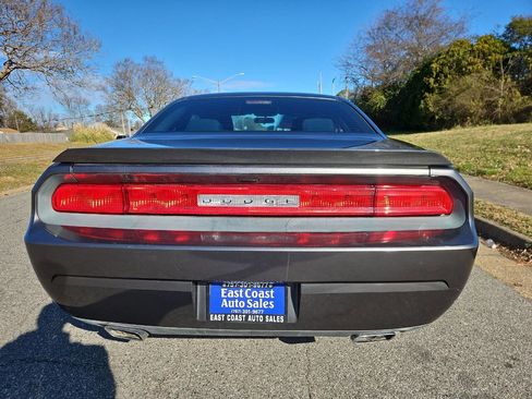 Used 2014 Dodge Challenger SXT w/ Sport Appearance Package image 5