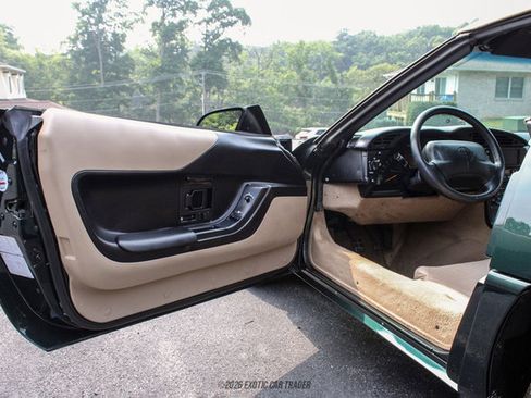 Used 1995 Chevrolet Corvette Convertible RWD image 38
