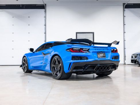 Used 2023 Chevrolet Corvette Z06 RWD image 6