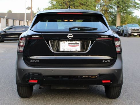 Certified 2025 Nissan Kicks S image 7