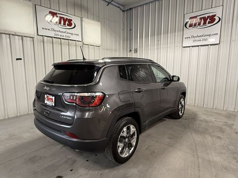 Used 2019 Jeep Compass Limited AWD/4WD image 3