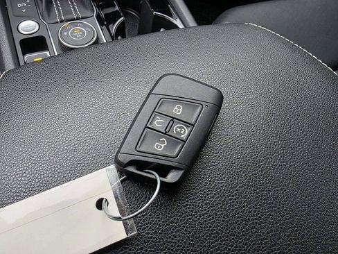 Used 2023 Volkswagen Atlas SE image 30