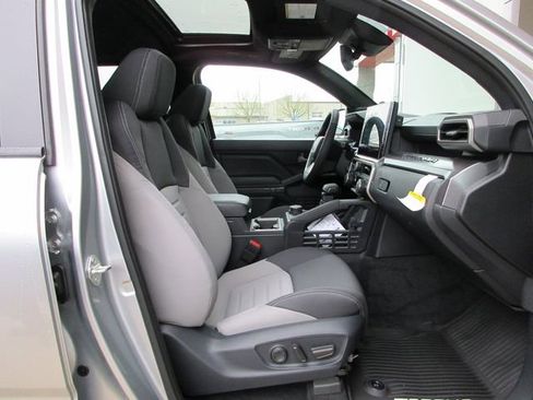 New 2025 Toyota Tacoma TRD Off-Road image 28