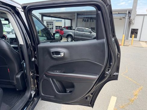 Used 2019 Jeep Compass Trailhawk w/ Cold Weather Group AWD/4WD image 33