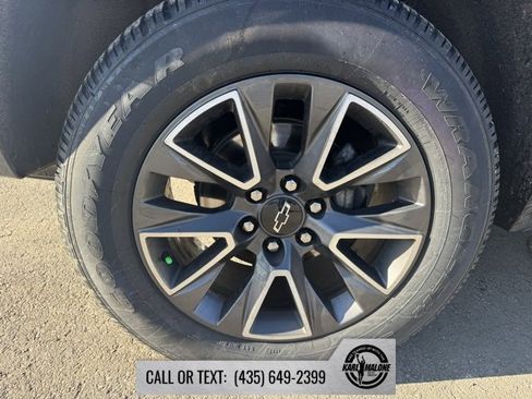 Used 2021 Chevrolet Tahoe Z71 w/ Z71 Signature Package image 9