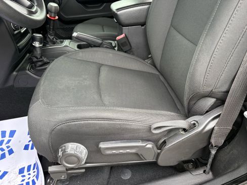 Used 2019 Jeep Wrangler Sport image 22