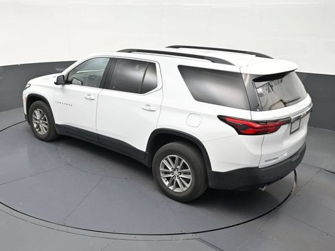Used 2023 Chevrolet Traverse LT FWD image 14