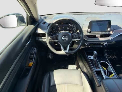 Used 2024 Nissan Altima 2.5 SR FWD image 20