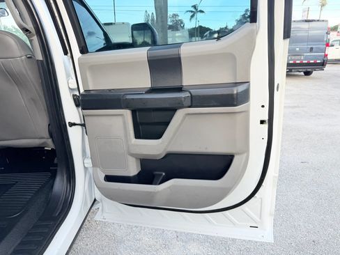 Used 2019 Ford F550 4x4 Crew Cab image 16