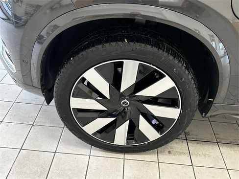 Certified 2024 Volvo XC90 T8 Plus image 8