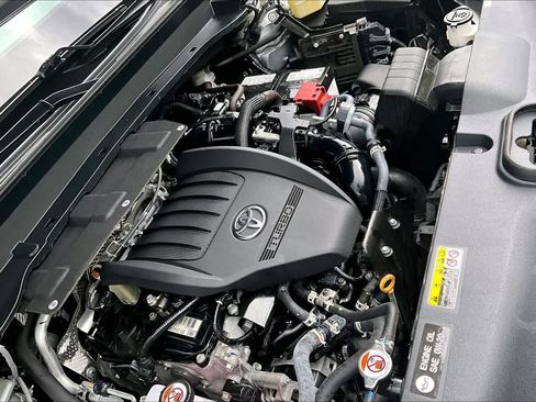 Used 2025 Toyota Grand Highlander AWD image 64