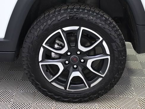 Used 2025 Jeep Compass Trailhawk AWD/4WD image 20