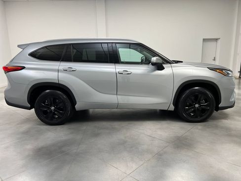 Used 2020 Toyota Highlander XLE image 8