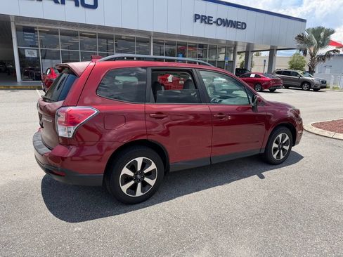 Used 2018 Subaru Forester 2.5i Premium w/ Popular Package #3A AWD/4WD image 3