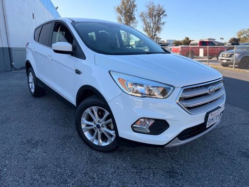 Used 2019 Ford Escape SE FWD image 5