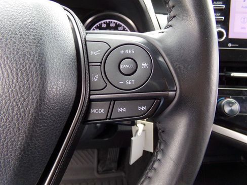 Used 2023 Toyota Camry SE image 31