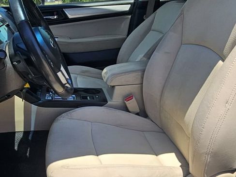 Used 2017 Subaru Legacy 2.5i Premium AWD/4WD image 7
