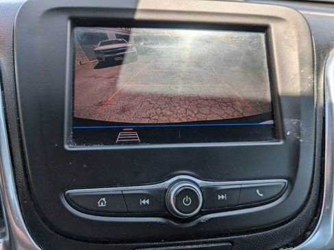 Used 2020 Chevrolet Equinox LS FWD image 22