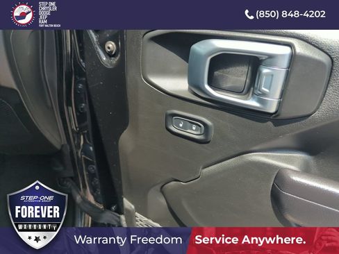 Used 2022 Jeep Gladiator Sport AWD/4WD image 32