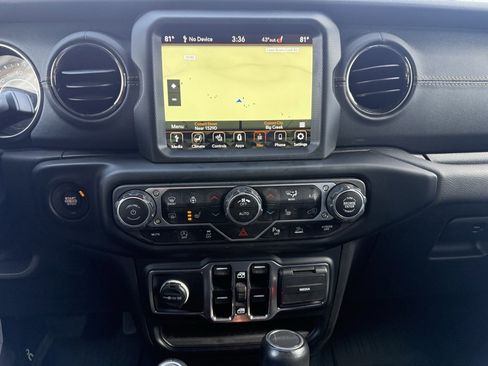 Used 2023 Jeep Gladiator Overland image 27
