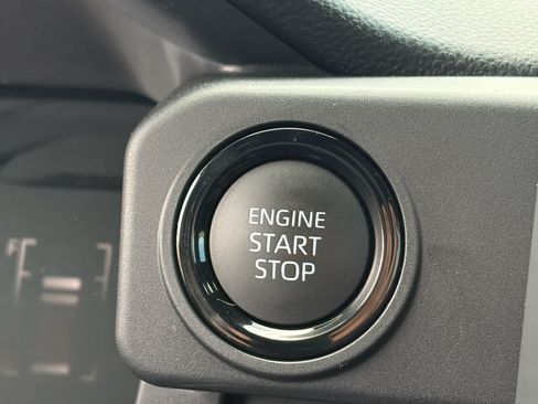 Used 2025 Toyota Tacoma SR5 AWD/4WD image 29