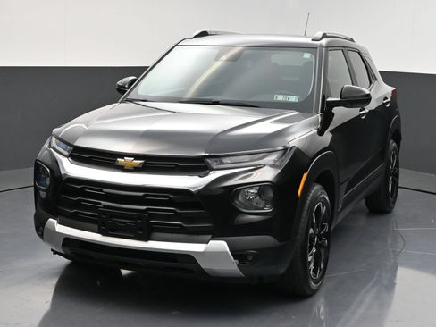 Used 2021 Chevrolet TrailBlazer LT w/ Premium Seating Package AWD/4WD image 3