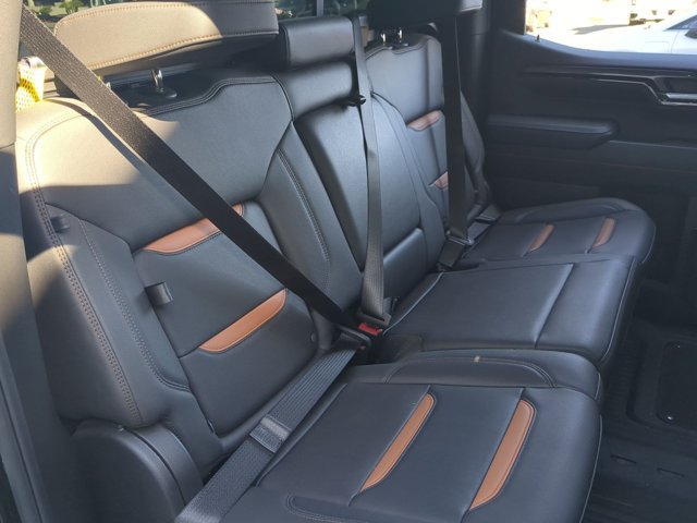 Used 2024 GMC Sierra 1500 AT4 w/ Technology Package AWD/4WD image 20