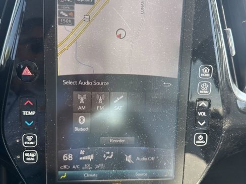Used 2022 Toyota Prius Limited FWD image 7