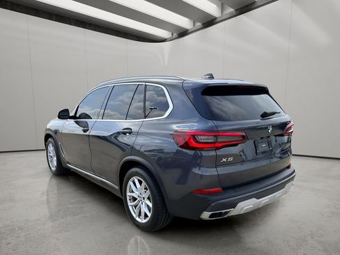 Used 2022 BMW X5 xDrive40i w/ Luxury Seating Package AWD/4WD image 3