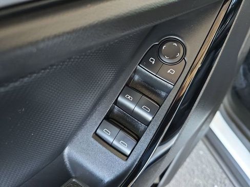 New 2025 Chevrolet Equinox LT image 24