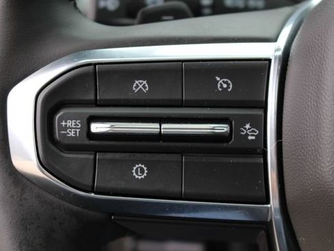 Used 2025 GMC Yukon Denali w/ Sun & Power Step Package image 14