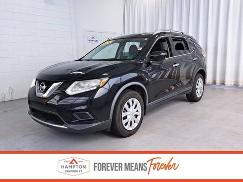 Used 2016 Nissan Rogue S w/ Appearance Package FWD image 1
