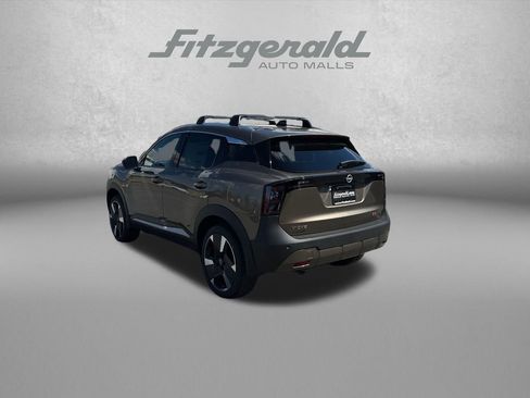 New 2026 Nissan Kicks SR w/ Cold Weather Package AWD/4WD image 5