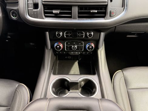 Used 2023 GMC Yukon SLT image 20