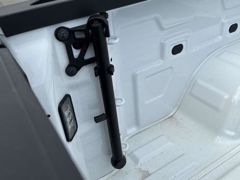 Used 2024 GMC Sierra 1500 SLE AWD/4WD image 13