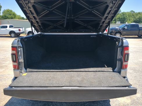 Used 2021 RAM 1500 Laramie AWD/4WD image 11