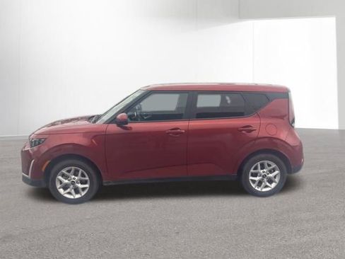 Used 2025 Kia Soul LX w/ LX Technology Package FWD image 1